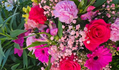 Composition florale naturelle sur mesure pour Octobre rose au Puy-en-Velay